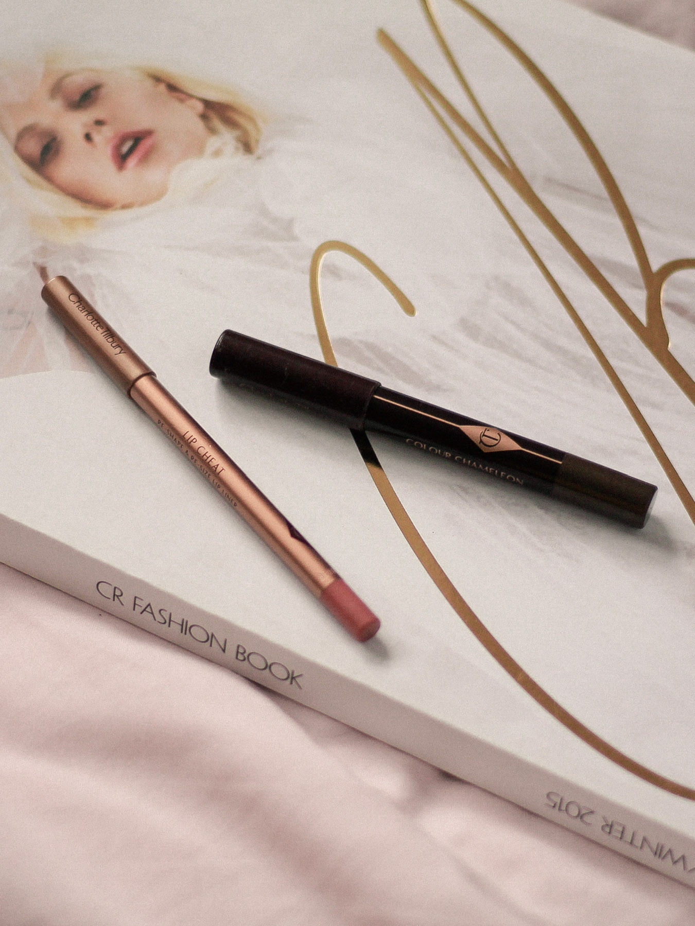 charlotte tilbury color chameleon eyeshadow pencil